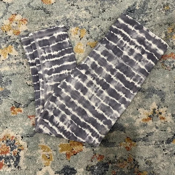 Athleta Gray and White Tie-Dye Leggings Size XSP - Picture 1 of 6